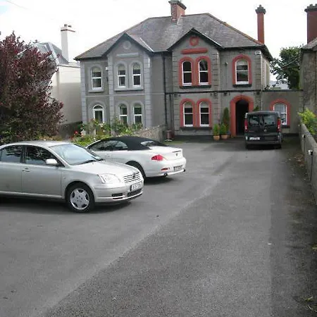 Bed & Breakfast Dun Aoibhinn Guest Accommodation